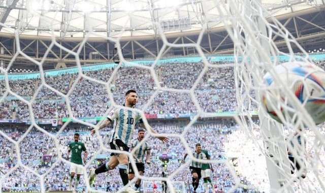 开云官方网站-【世界杯】梅西点射，沙特5分钟反超，2比1逆转阿根廷