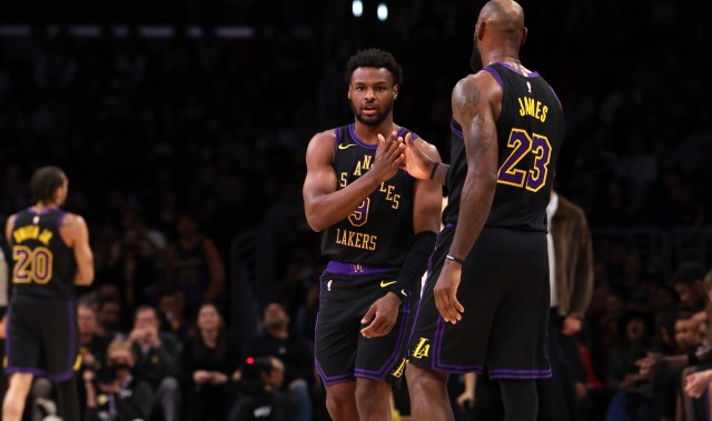 开云电子-夸梅：亚历山大把勒布朗的的脚给打软了 这是不是就是避战之王？