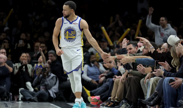 开云电子-NBA赛事前瞻：开拓者激战雷霆，勇士客场擒黄蜂，马刺难阻尼克斯