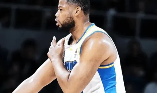 开云电子-斯佩尔曼首节出战仅5分钟，个人已经累计3次犯规