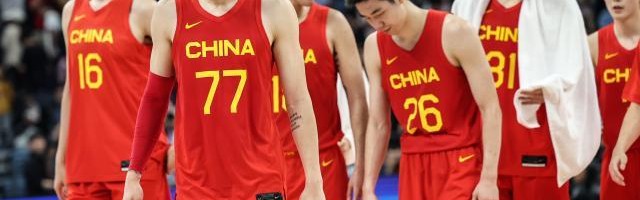 开云登录入口地址-【特写】中国男篮，又一个荒唐的夜晚