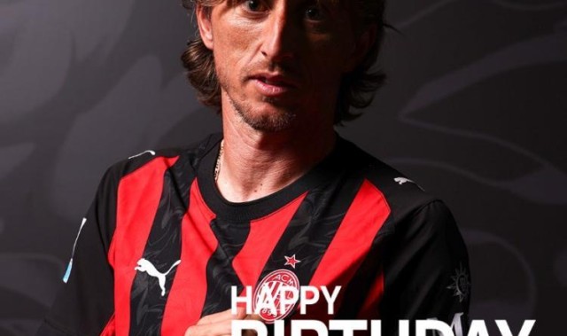 开云官方网站-米兰祝魔笛40岁生日快乐：从书写足球历史到开启米兰新篇章