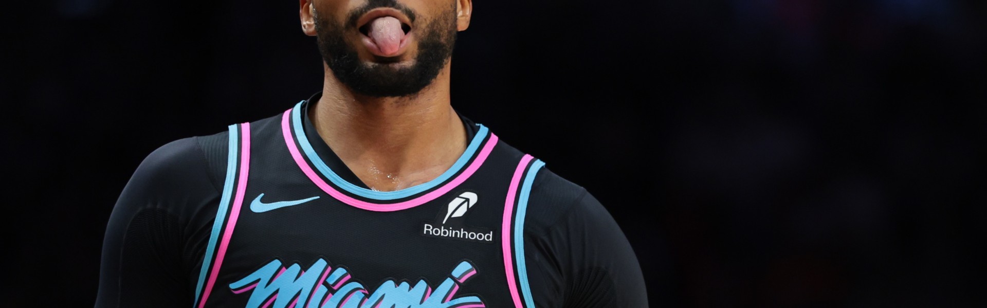 正负值+13最高！鲍威尔18中10贡献27分5板 三分10中4