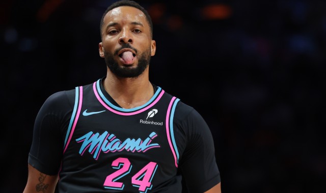 正负值+13最高！鲍威尔18中10贡献27分5板 三分10中4