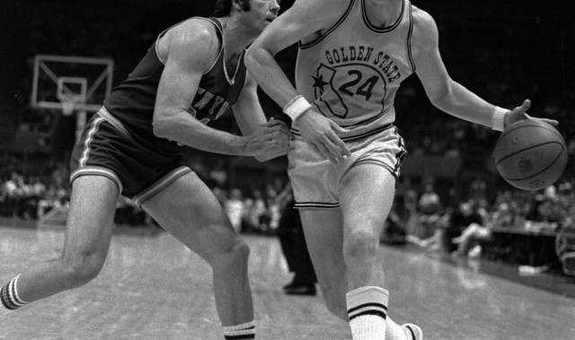 开云登录入口地址-里克-巴里：NBA应该设立两个MVP奖项 东部MVP以及西部MVP