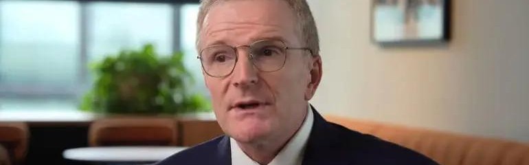 TA：查林顿是路易斯家族心腹，作为监督者不会参与热刺日常管理