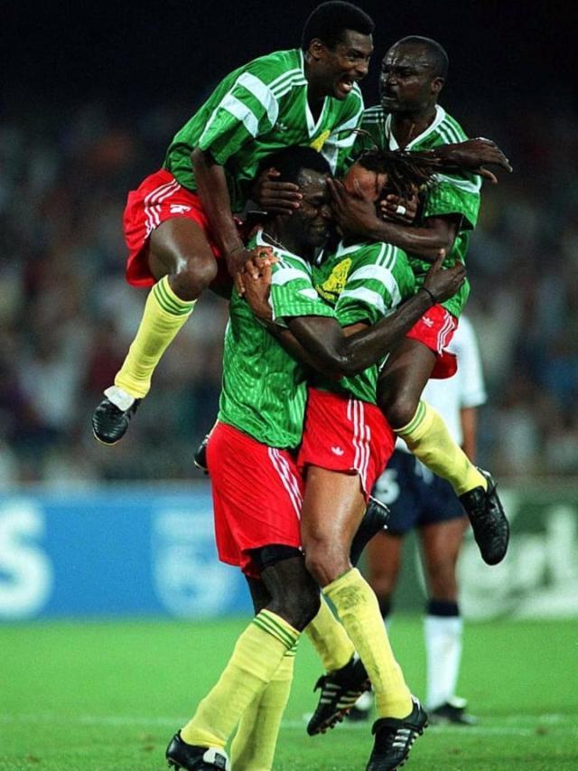Cameroon-players-celebrate-World-Cup-1990-66a4947b19e3edead2f0a4d6803fef4d.jpg